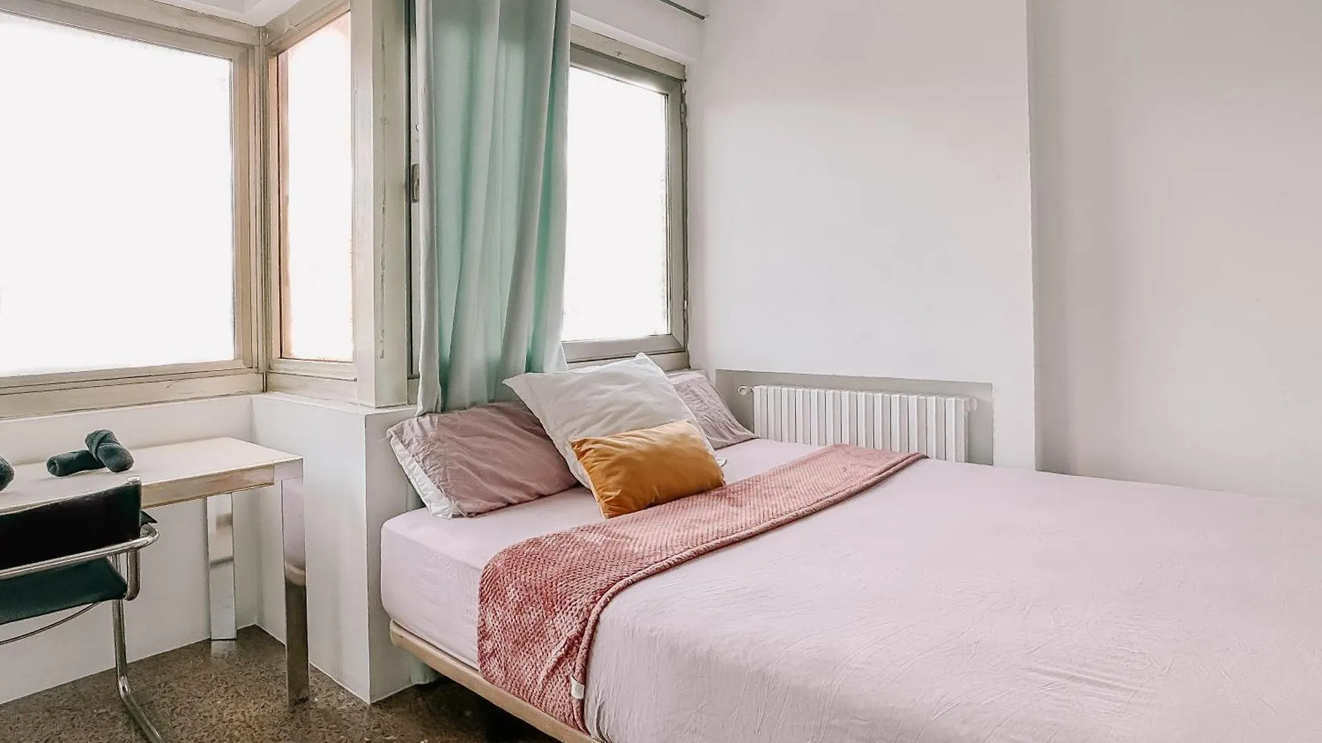 Lovely Room In Gracia Barcelona 0*,  Španělsko