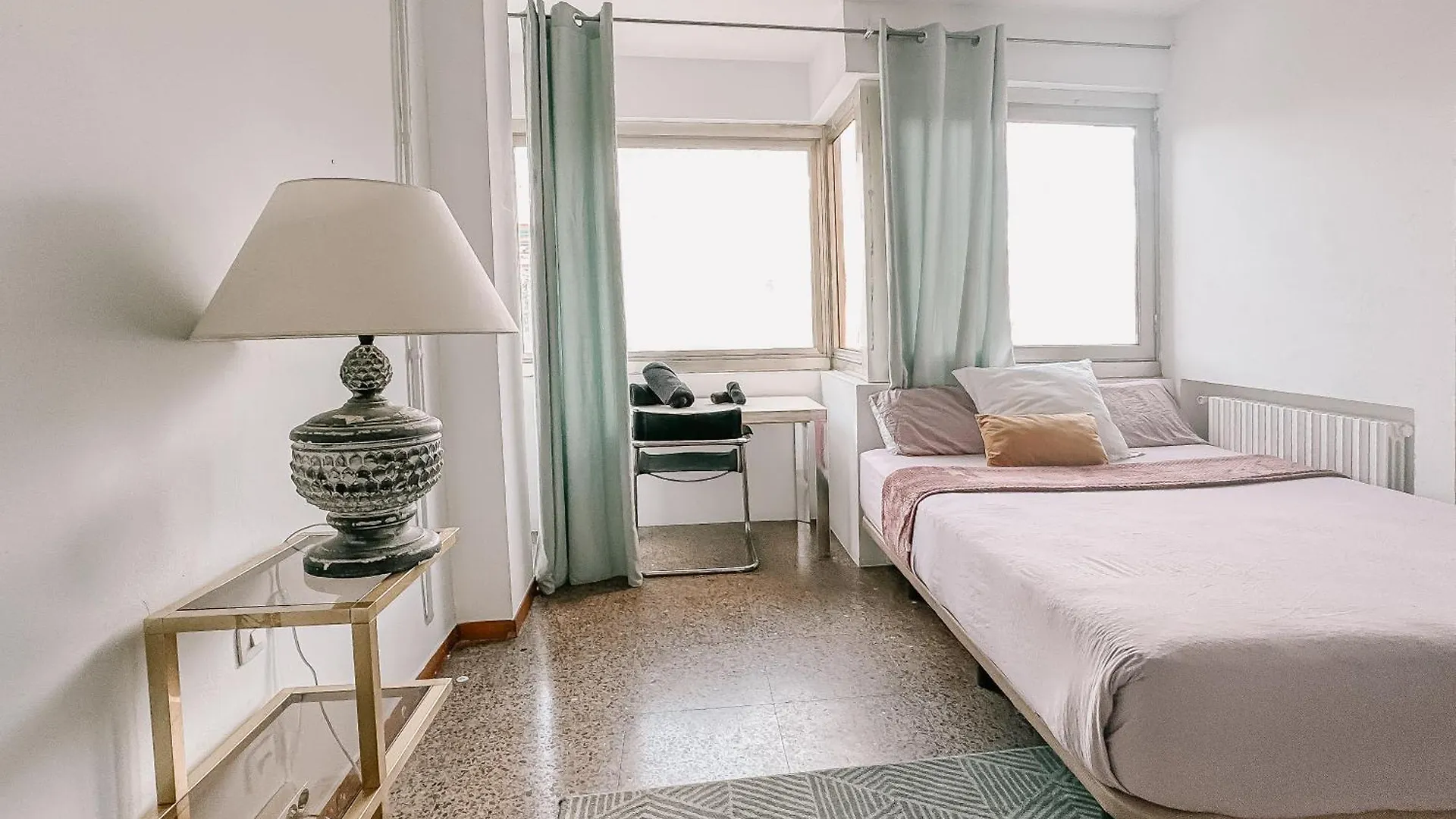 Lovely Room In Gracia Barcelona