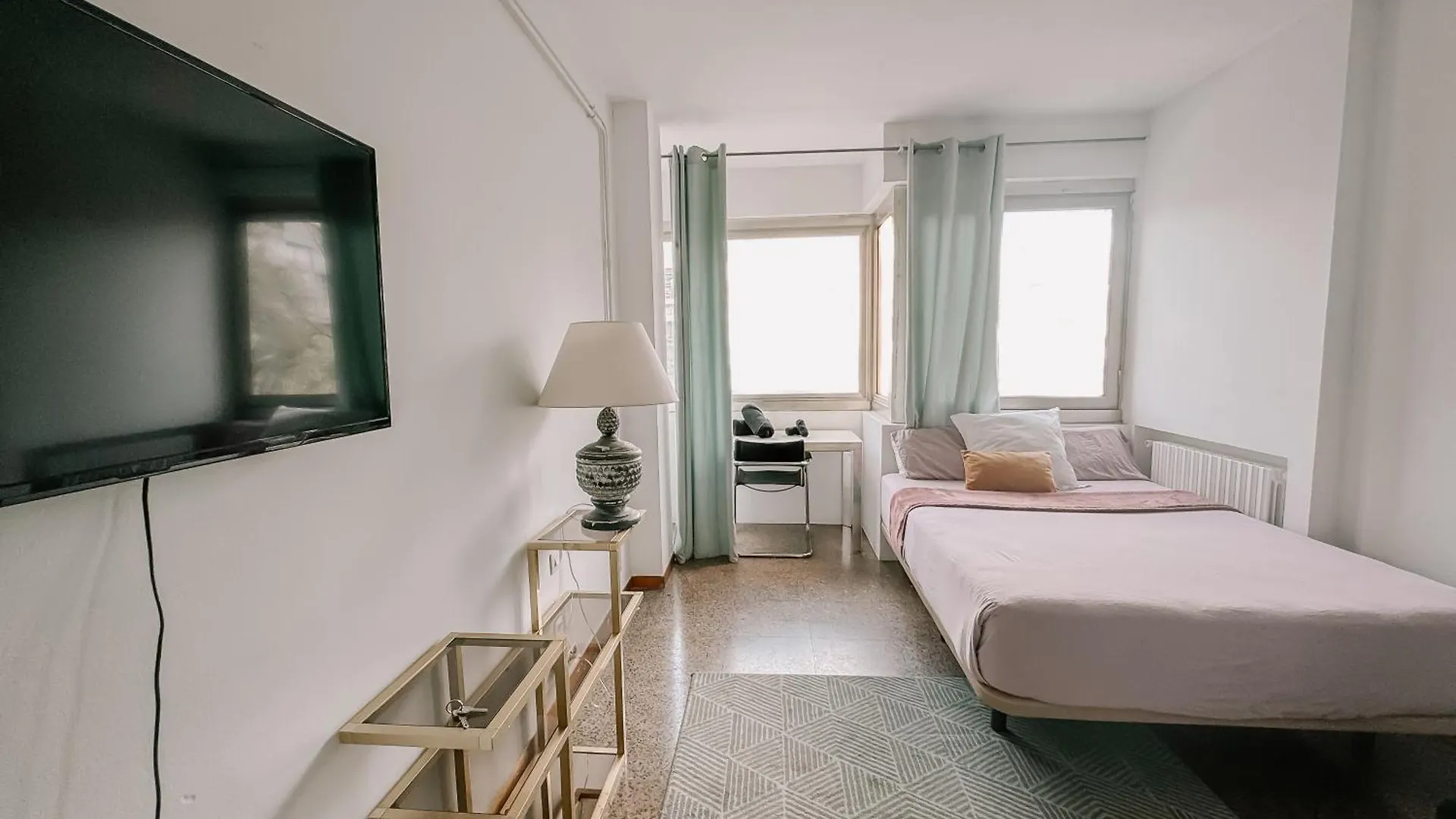 Lovely Room In Gracia Барселона Испания