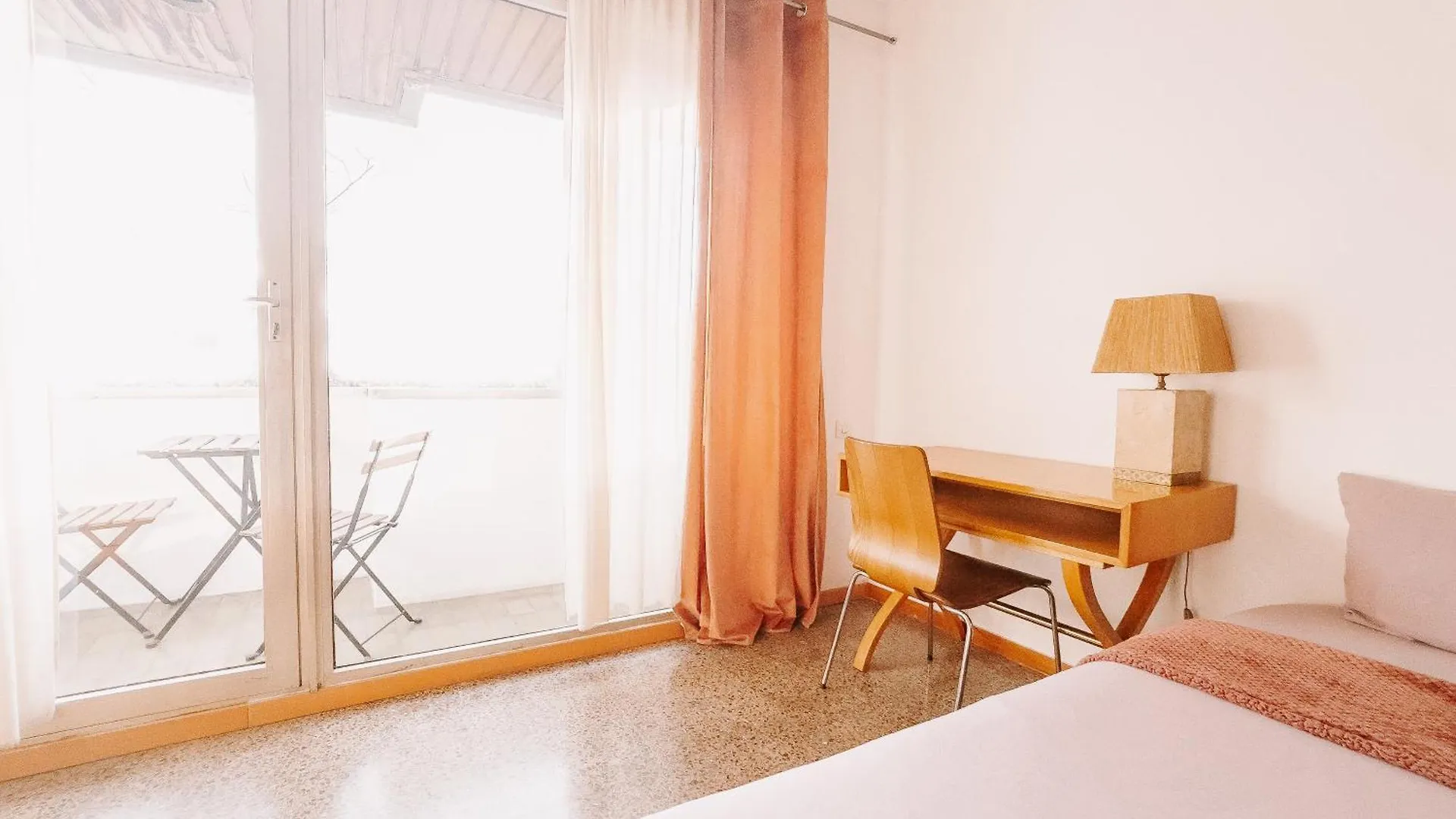 Lovely Room In Gracia Барселона